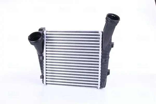 Sağ Intercooler (VW Touareg 03-18 Audi Q7 06-15 Porsche Cayenne 10 -)