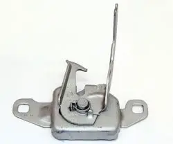 Motor Kaput Kilidi (Dacia: Duster)