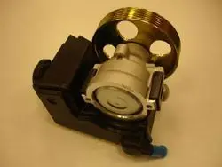 Direksiyon Pompası Kasnaklı Ve Bıdonlu (Peugeot: 206 1.4Hdı 96-/ Citroen: C5 Picasso Xsara 1.4Hdı 01 -) 125mm