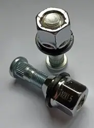 Bijon Komple Saplama Fıberlı Somun Takımı-Hyundai Accent 00 > (Saplama: Ø 19 M12×1.50 B-31 L-47 H-50 D1-Ø 13 Frezesomun: Aa.21 M12×1.50 B-29 H-29 Dc-25 Açık Somun)