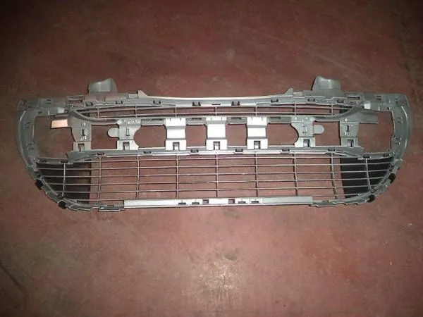 Ön Tampon Izgarası Siyah Kenar Nıkelajı Yok Peugeot 308